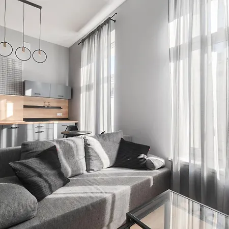 Urban Nest Apartment Lodz