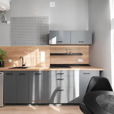 Urban Nest Apartment *